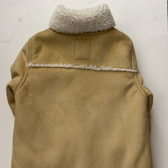 Toddler Old Navy faux Sherpa jacket. Size 3T - Picture 5 of 9
